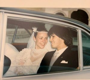 Carla Andrino revela fotografia inédia do seu casamento de há 33 anos