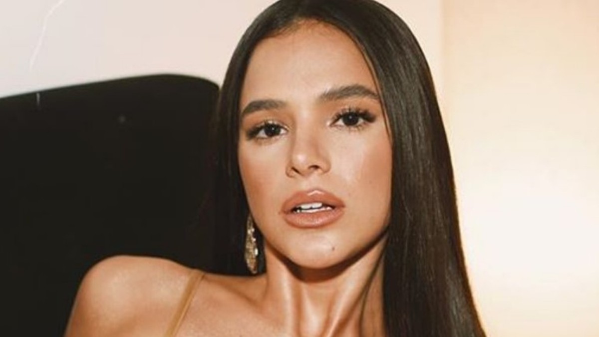 Bruna Marquezine posa nua em sessão fotográfica Jornal Diário Online