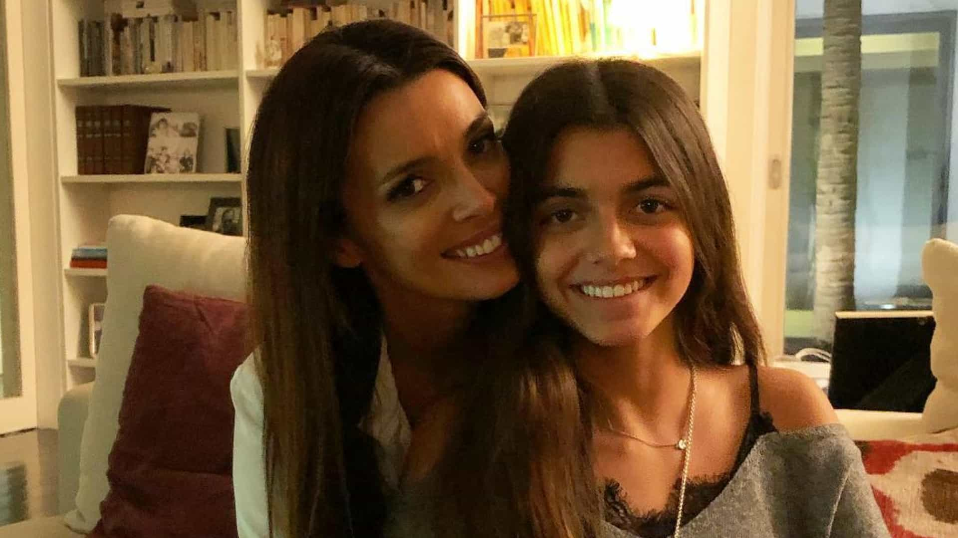 Maria Cerqueira Gomes e filha fazem furor a posar no ...