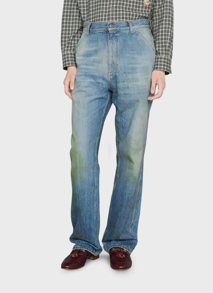 Gucci vende calças com manchas falsas de erva nos joelhos ... por 650€